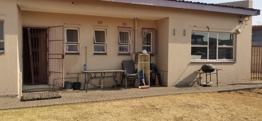 To Let commercial Property for Rent in Voorspoed Free State